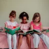 PETITS-ILLUSTRES – 3 filles 3-W