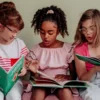 PETITS-ILLUSTRES – 3 filles 4-W